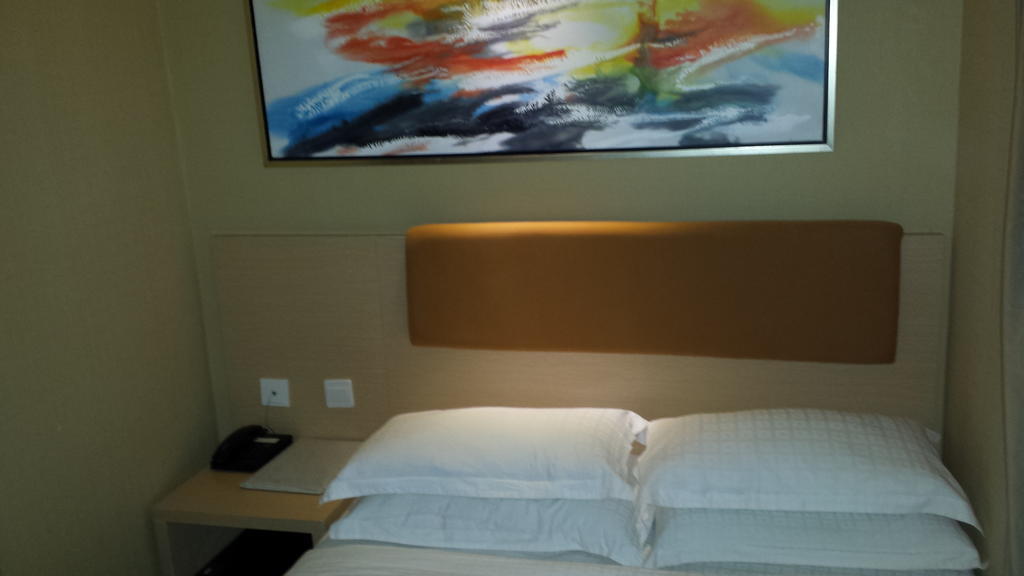Aira Hotel Куала Лумпур Стая снимка